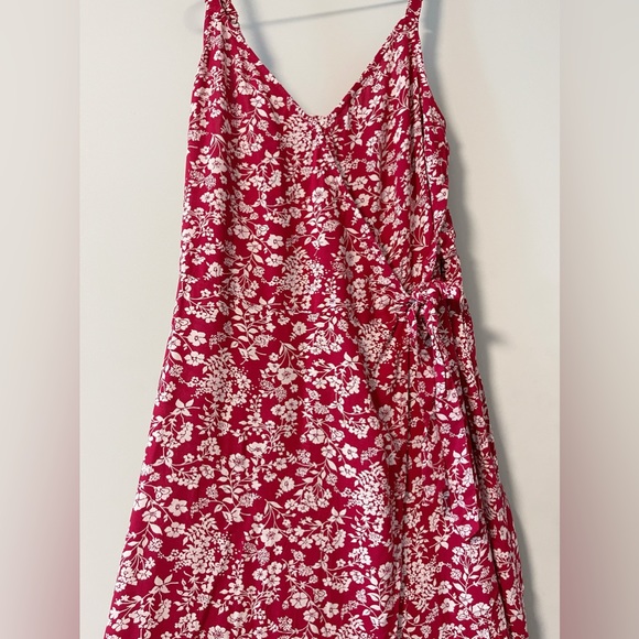 Hollister Floral Wrap Dress - Picture 2 of 7